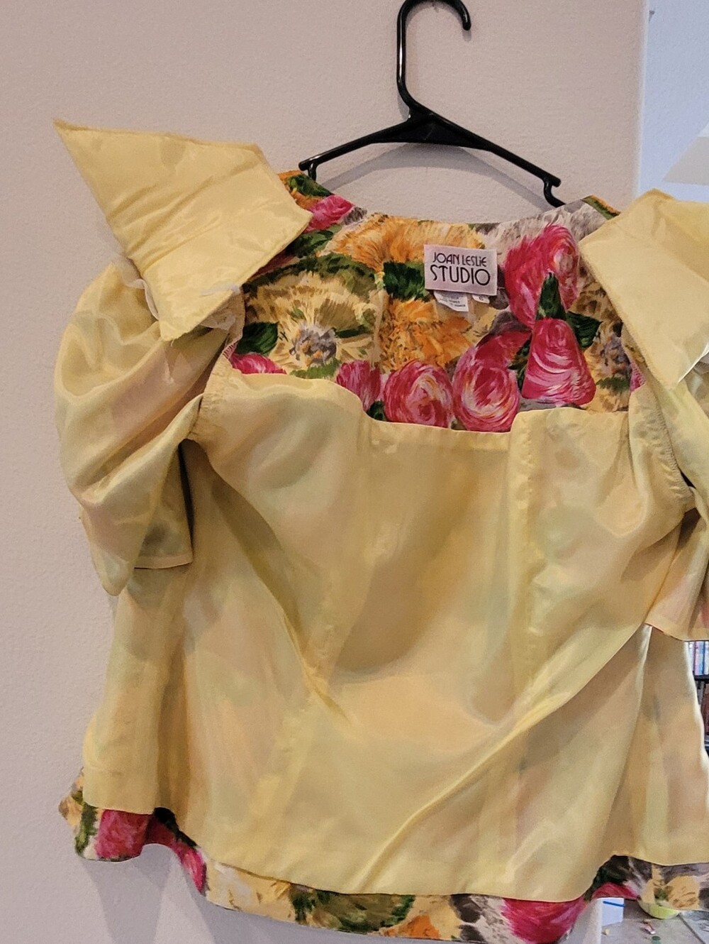 Vintage Joan Leslie Studio 100% Silk Top from 1970-1980 - Picture 15 of 16